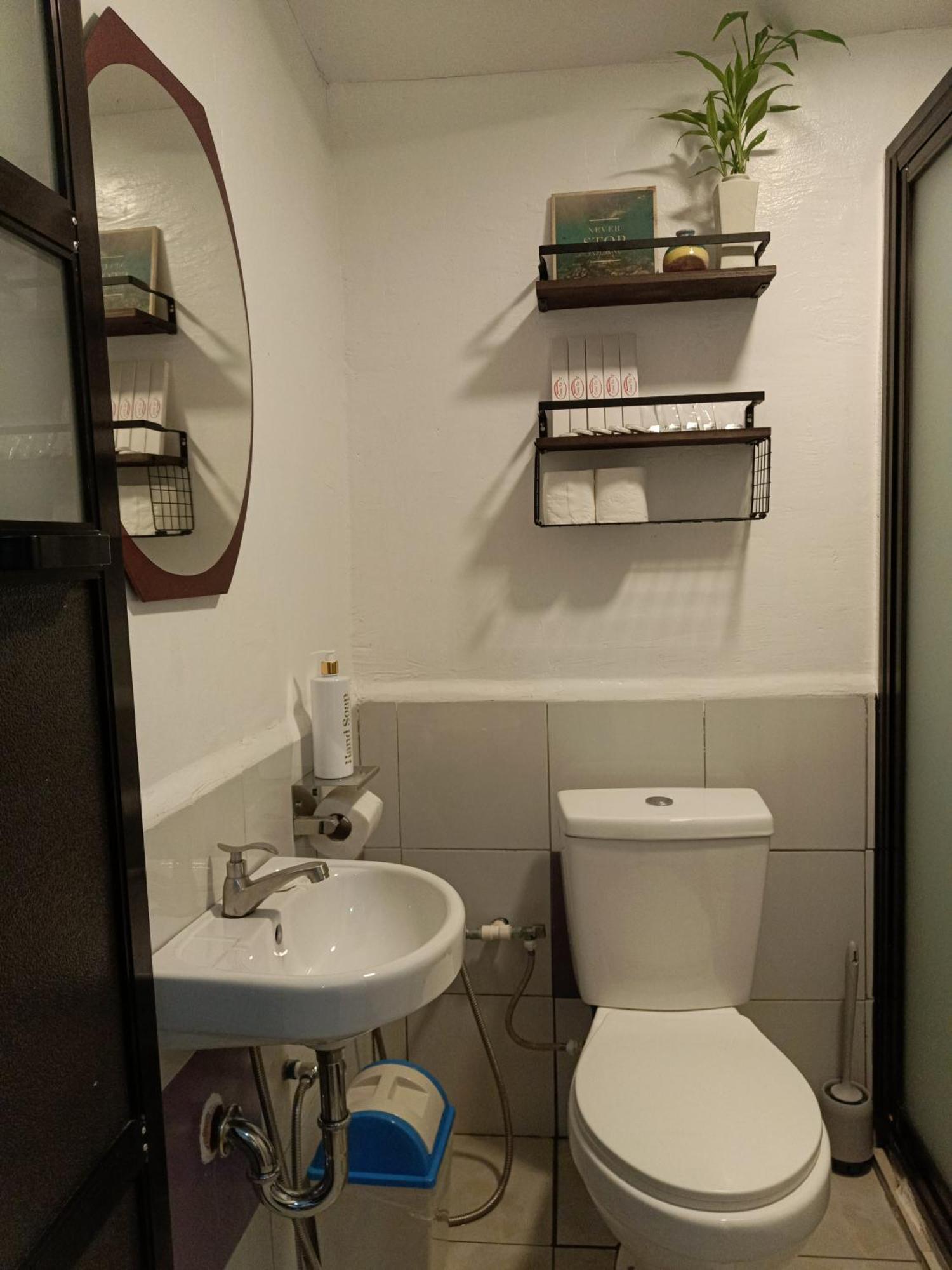 Elisha'S Guest House コロン エクステリア 写真