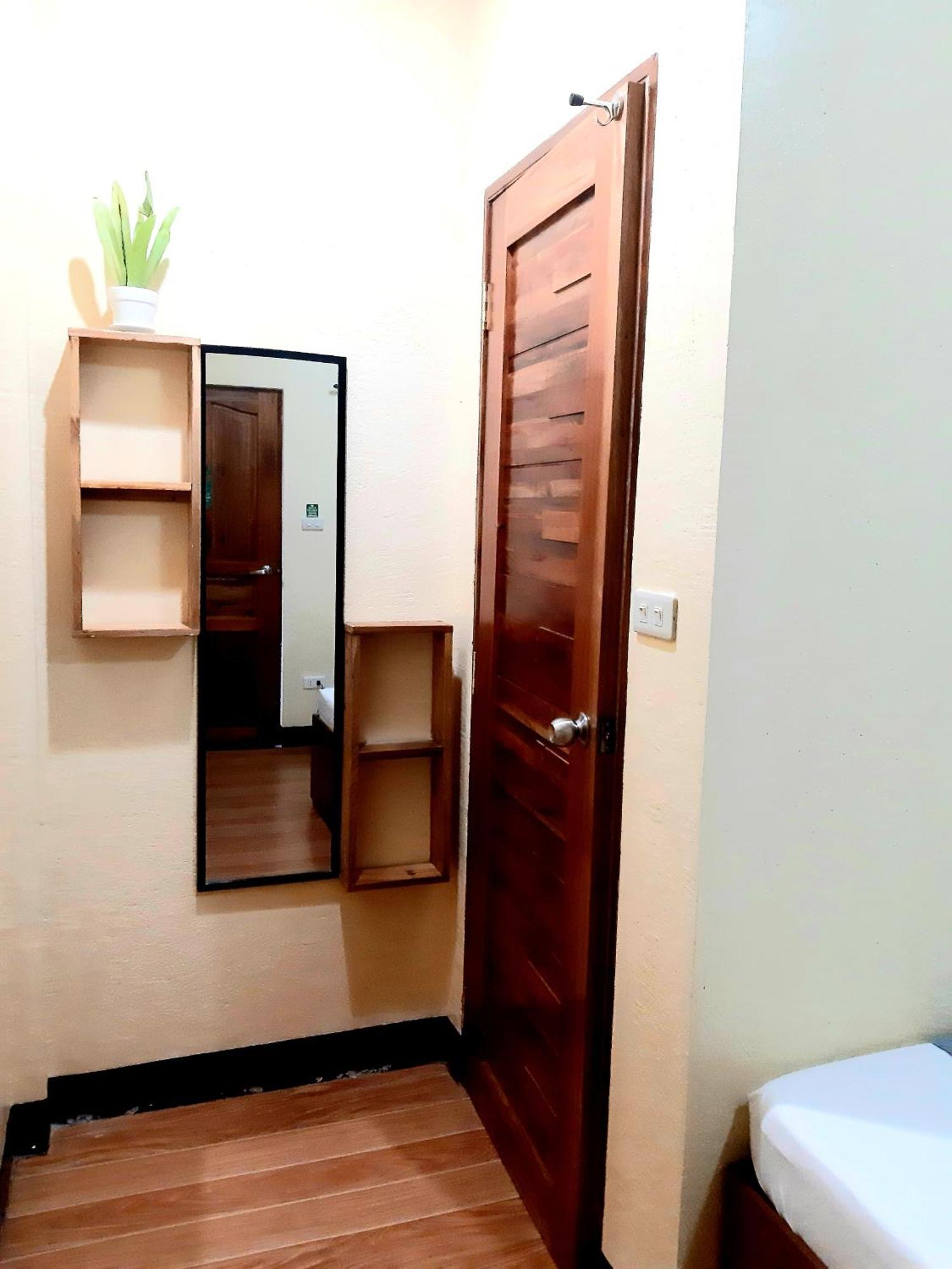 Elisha'S Guest House コロン エクステリア 写真